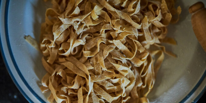Glutenfreie Pasta | © SONNENTOR Auf dem Foto ist in einer Schüssel glutenfreie Pasta zu sehen. | © SONNENTOR